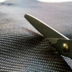 Kevlar wird zugeschnitten