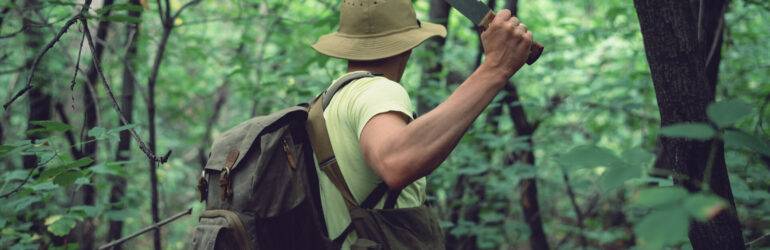 Machete im Wald